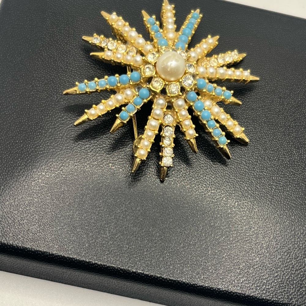 MCM starburst faux pearl turquoise rhinestone vintage brooch pin gold tone - Picture 7 of 14